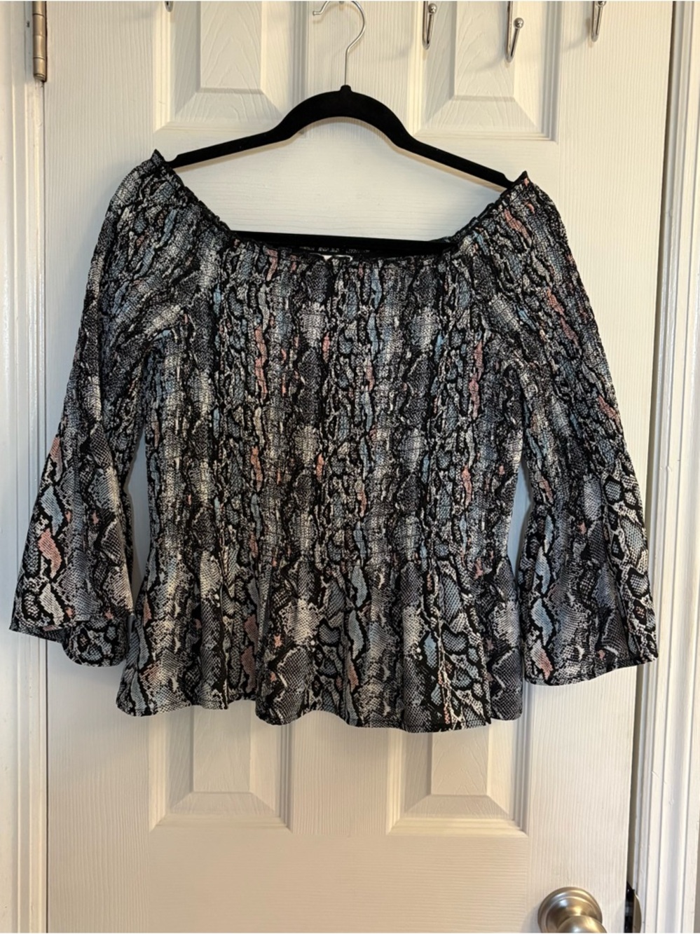 Vintage Y2K Candies Off The Shoulder Flare Sleeve Snake Skin Pattern Shirt Sz L
